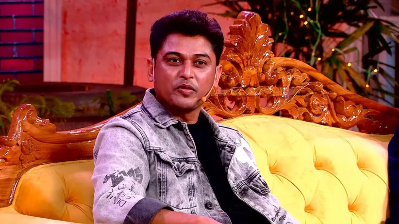 Popular Singers Grace the Show