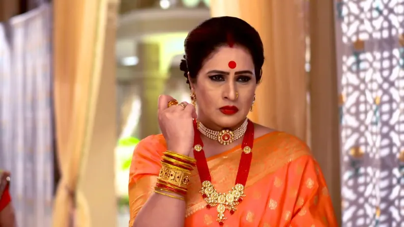 Neela Is Shocked to See Chanda Alive