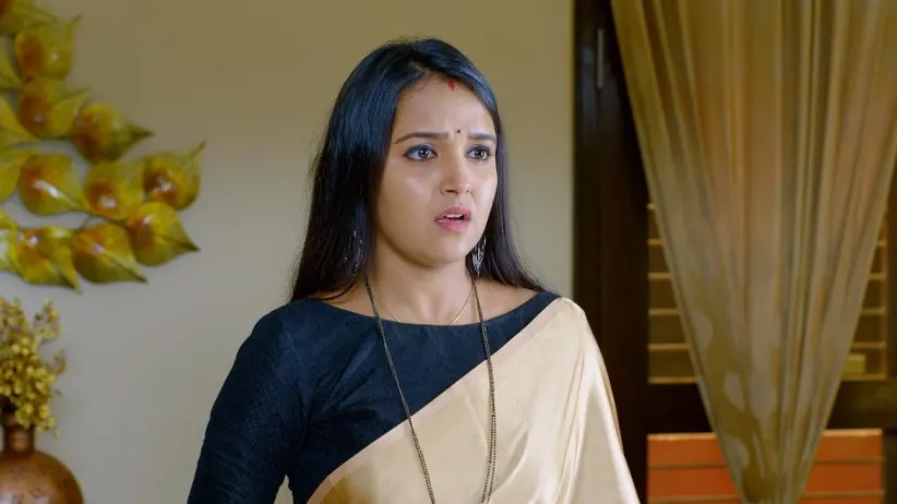 Adya Questions Vaijayanti about Her Parents