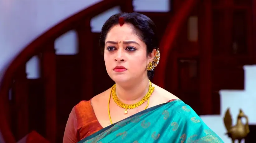 Mangala Informs Durga that Athira is Pregnant