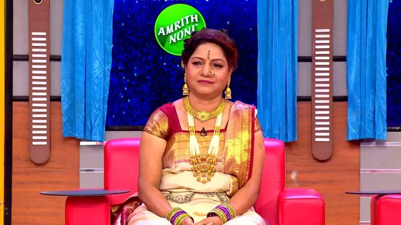 Subodh Makes Surekha Listen to Some Songs