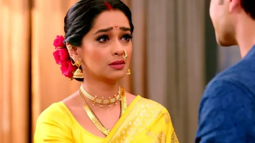 Ranbeer and Prachi Hug Each Other and Cry