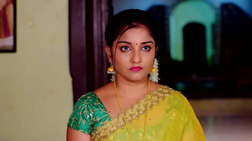 Jeji Sees the Snake in Divya’s Room
