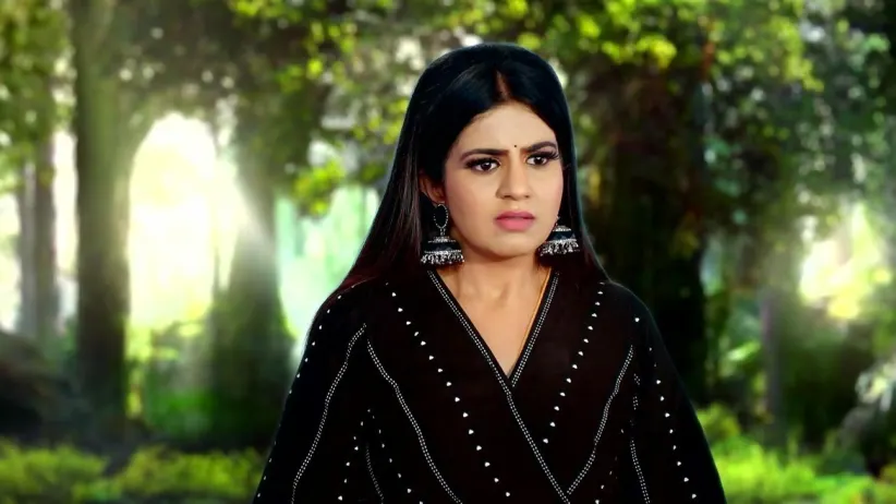 Abhay Warns Mayuri about Sheshnaga