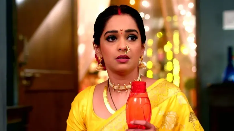 Rhea Panics as the Police Arrive