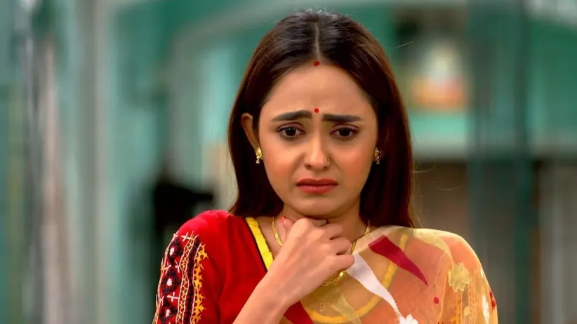 Urmi Realises that the Policemen Are Fake