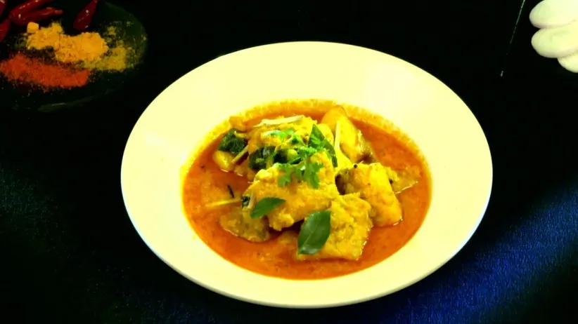 Miss Seema’s Rasedar Aloo Maach