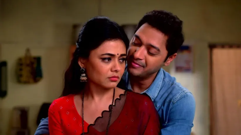 Yash and Pari Give Neha a Surprise