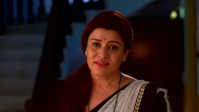 Yash Asks Seema to Return to the Palace