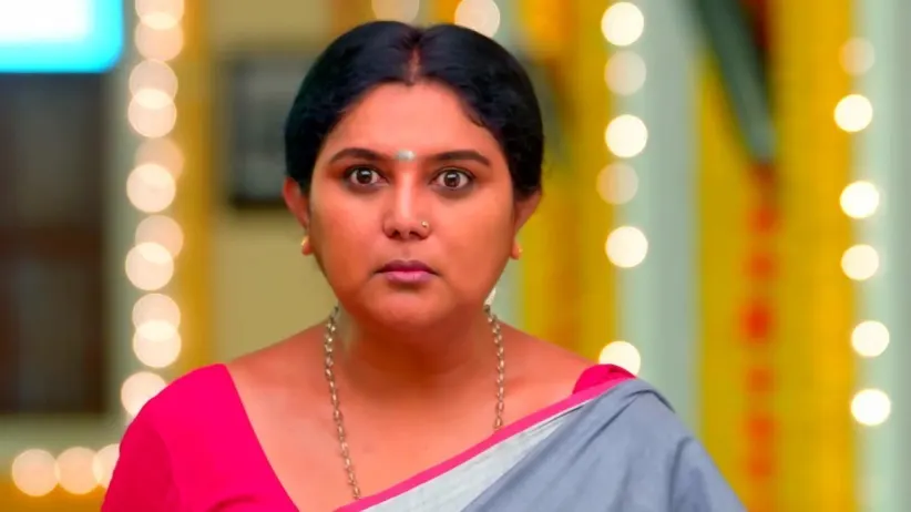 Amutha Learns the Truth about Senthil