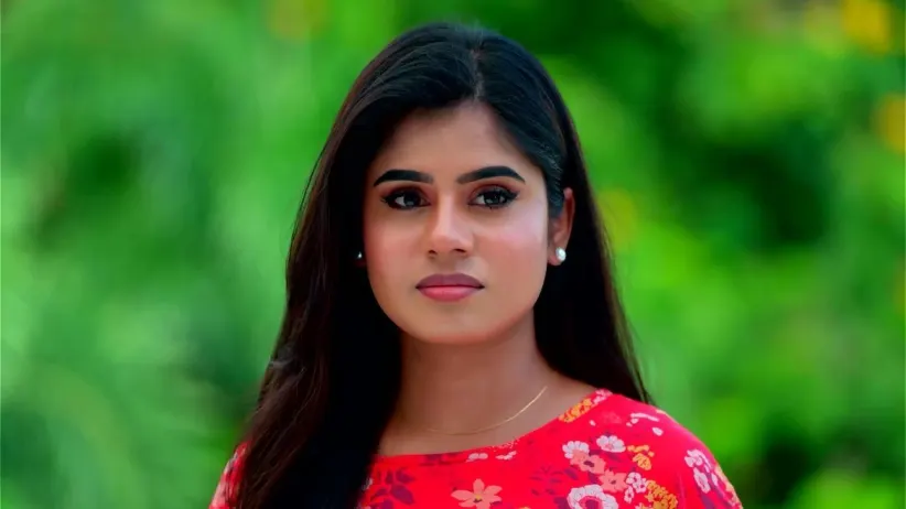 Chandramohan Protects Vidhya