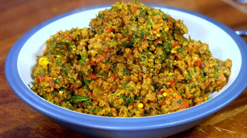 Pithod Cake with Ivy Gourd Leaves
