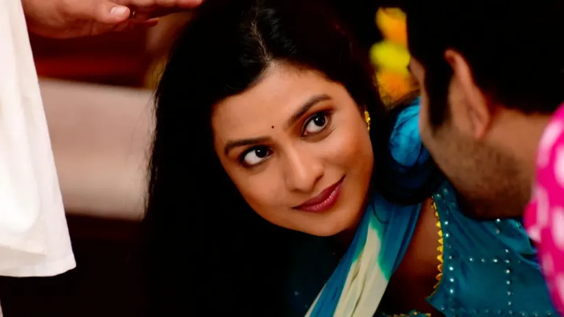 Aditi Tastes Modak for the First Time