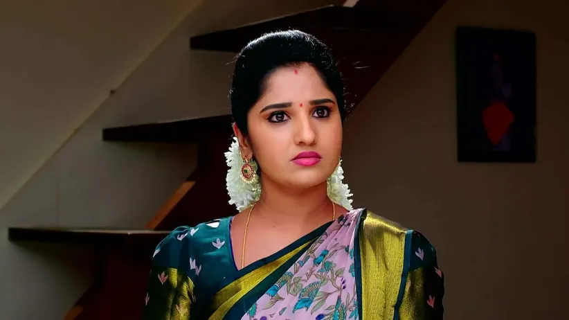 Divya’s Team Shoots a Promotional Video