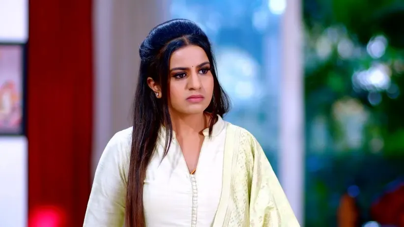 Nagamata Binds Mohini