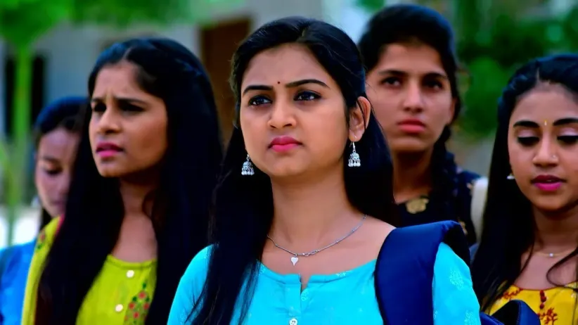 Sneha Confronts Suma's PE Teacher