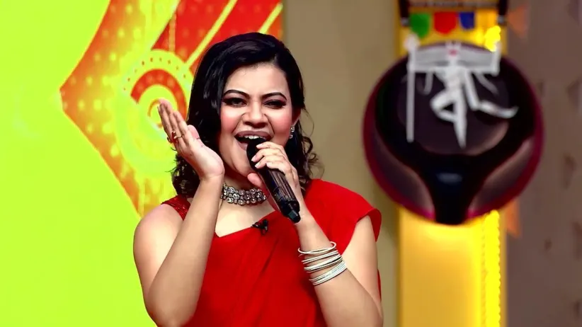 Didi Chats with Stage Performers