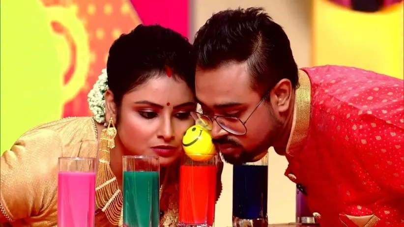 Newlyweds Grace Didi’s Stage on Mahasaptami