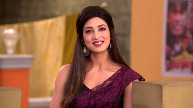 Anita Gets Injured during the Photoshoot