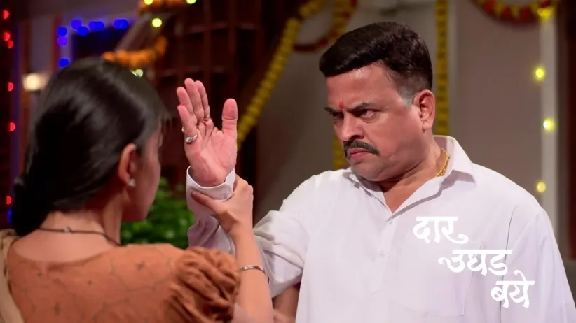 Raosaheb Raises His Hand at Mukta