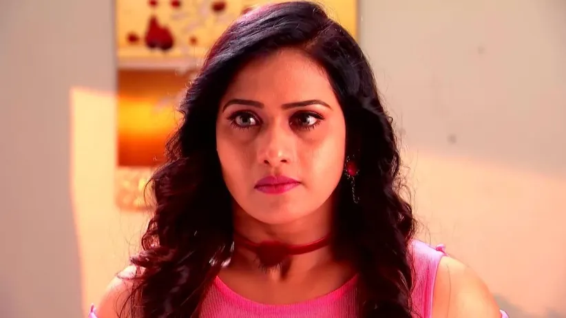 Nithya Argues with Roopa Srinivas