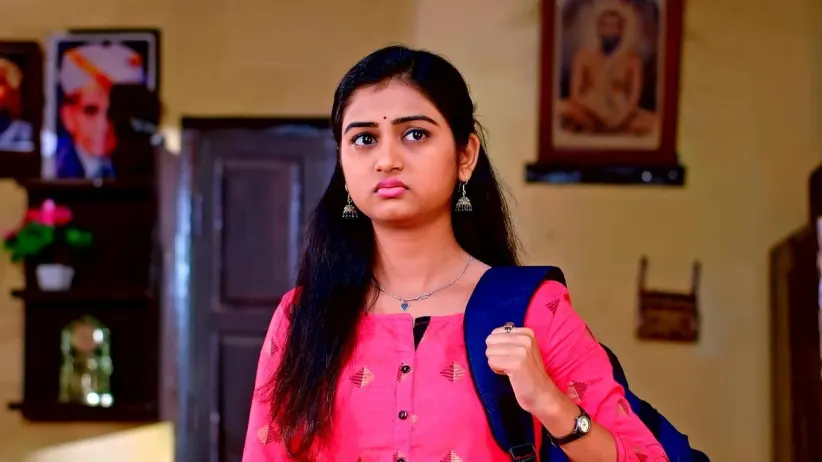 Kanthi Decides to Help Murali