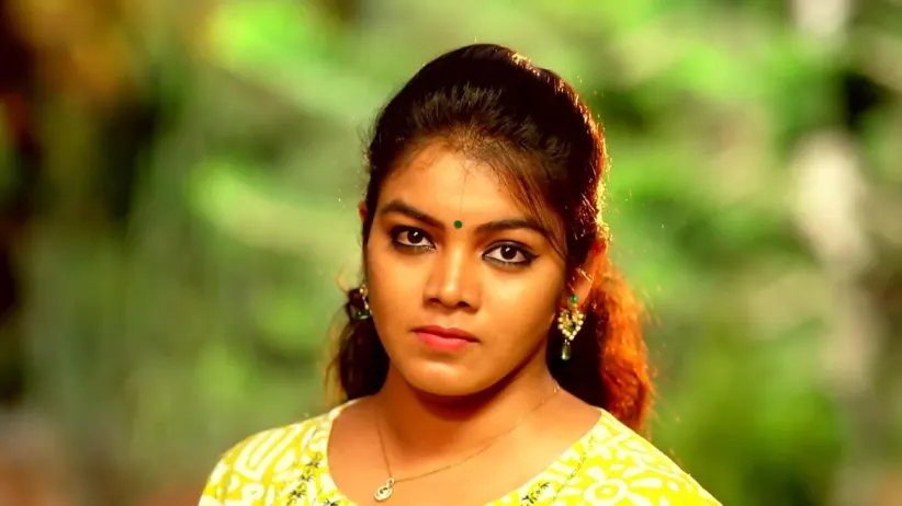 സുസ്മിതയെ തിരുത്തുന്ന രാഘവൻ