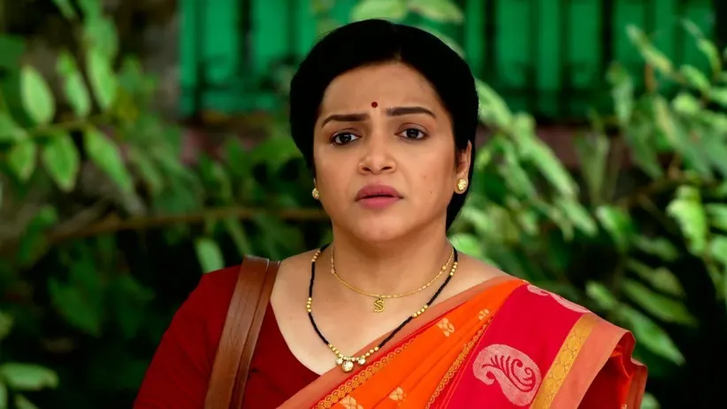 Ashwini Gathers Information about the Bungalow