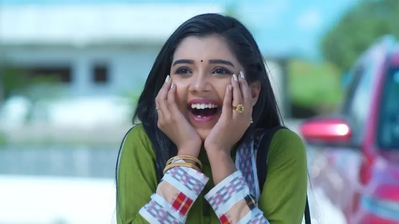 Amber's Mother Slaps Dhara