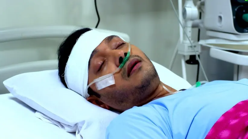 Yash Regains Consciousness
