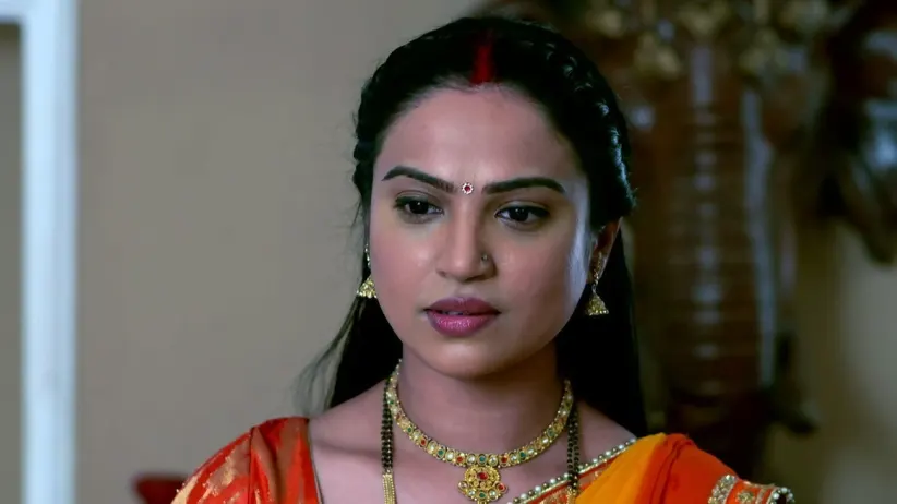 Neela Holds Chanda and Madhav Captive