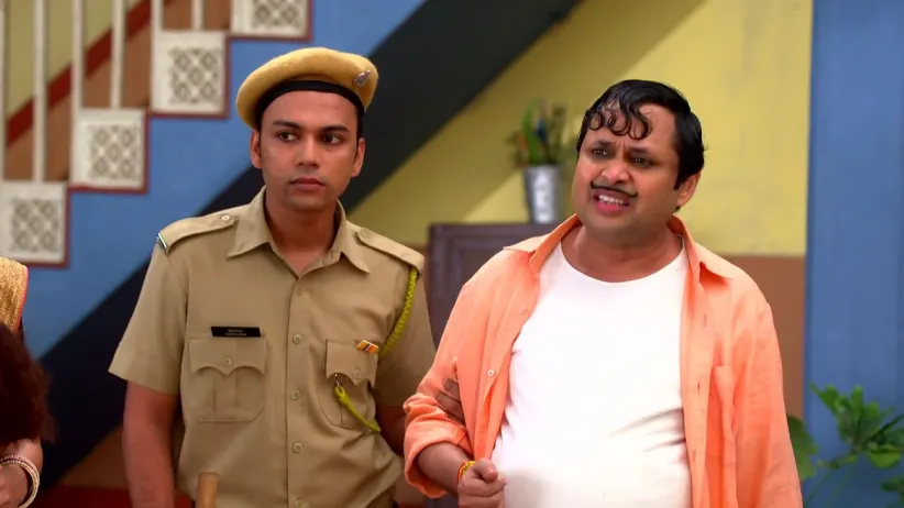 Happu Gets Arrested for Stealing