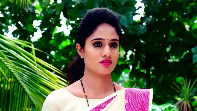 Akshara Scolds Radhika