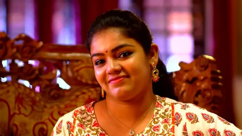 Shalini Apologises to Vijayalakshmi