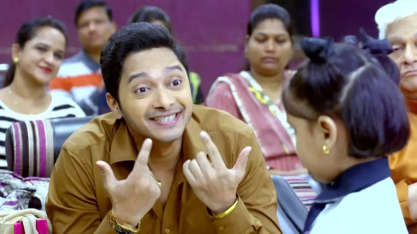 Yash Tries to Boost Pari's Morale