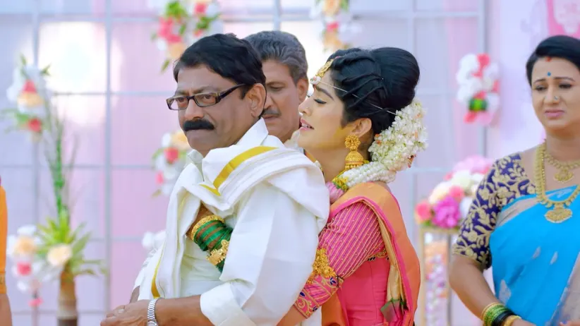 Anu Questions Subbu for Avoiding Her