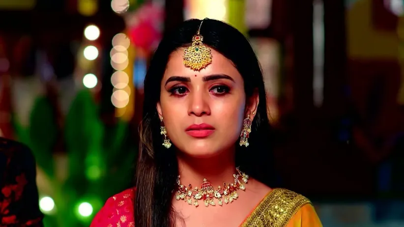 Krishnamurthi Advises Radhika