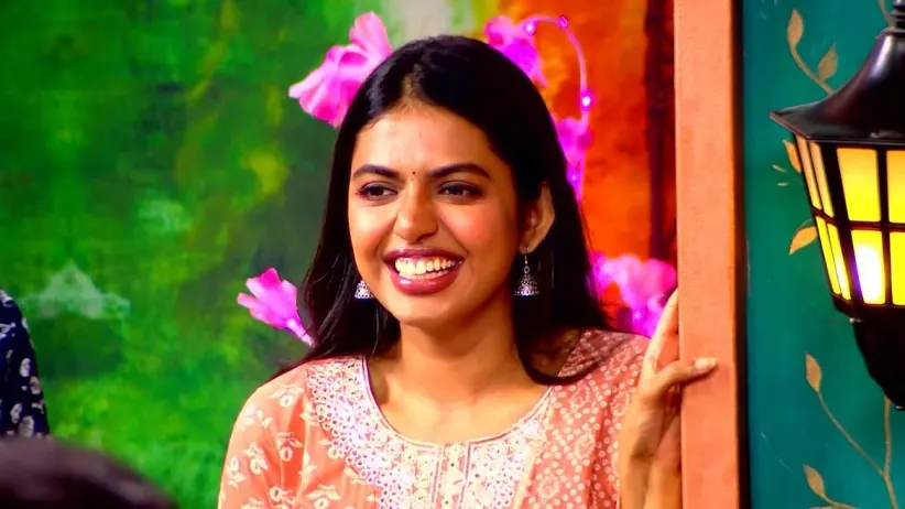 The Team of Aha Naa Pellanta Graces the Show