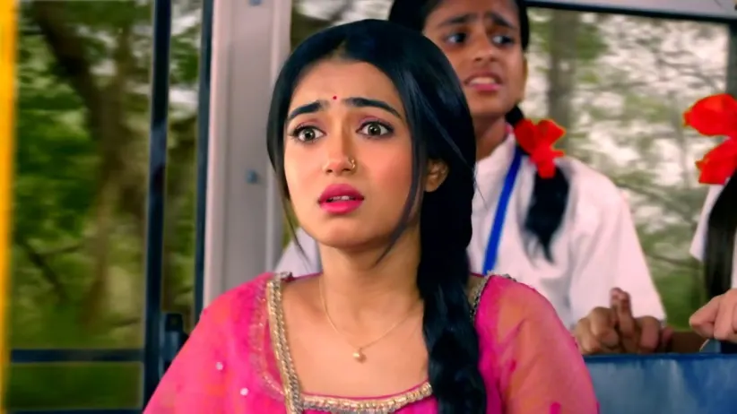 Mohan Finds the Location of the Bus