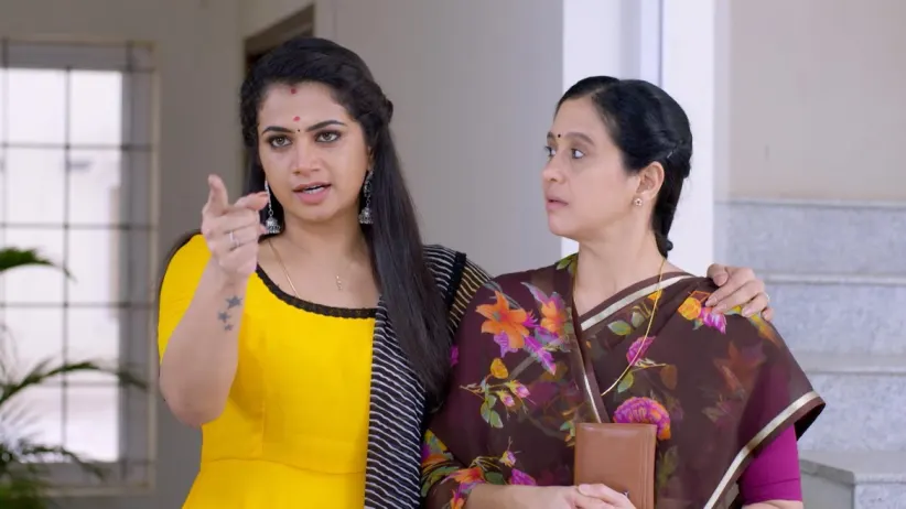 Pavitra Challenges Unni