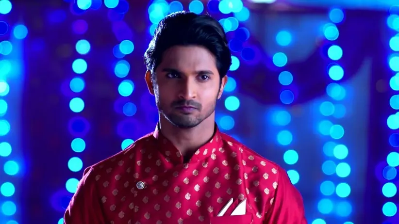 Dhara Plots against Amber