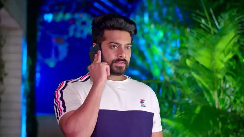 Tulasi Visits the Mall for the First Time