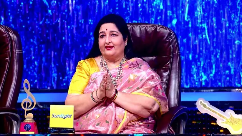 Anuradha Paudwal Judges the Contestants