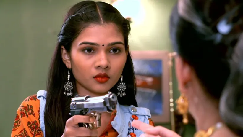 Chandrika Attacks Lakhan