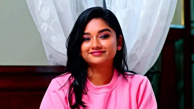 Aadhya Applies Make-Up on Ramalakshmi