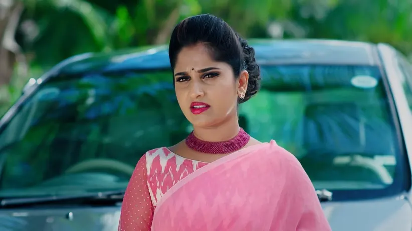 Divya Gets Bitten by the Snake