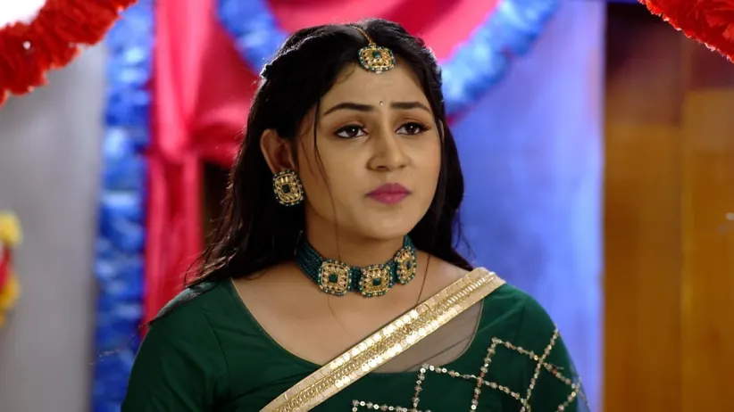 Priya Fights with Bishnu's Friends
