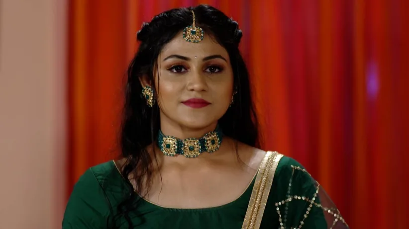 Bishnu's Friends Distract Priya