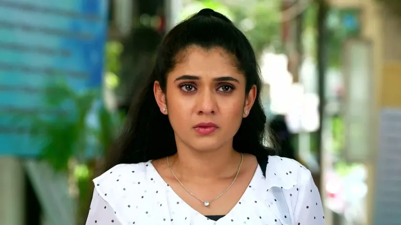 Ashwini Leaves the House by Lying to Everyone