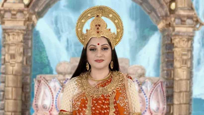 Arya Saves Santoshi from a Snake Bite